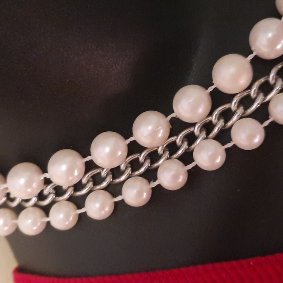 White Faux Pearl & Chain 3 Strand Necklace..Look - Picture 2 of 4